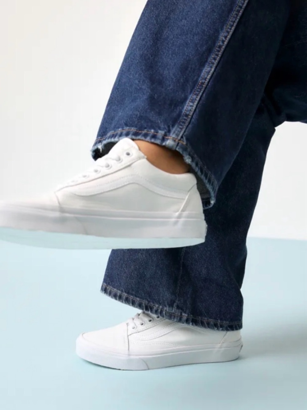 NEW Vans Low-Top Sneakers in white